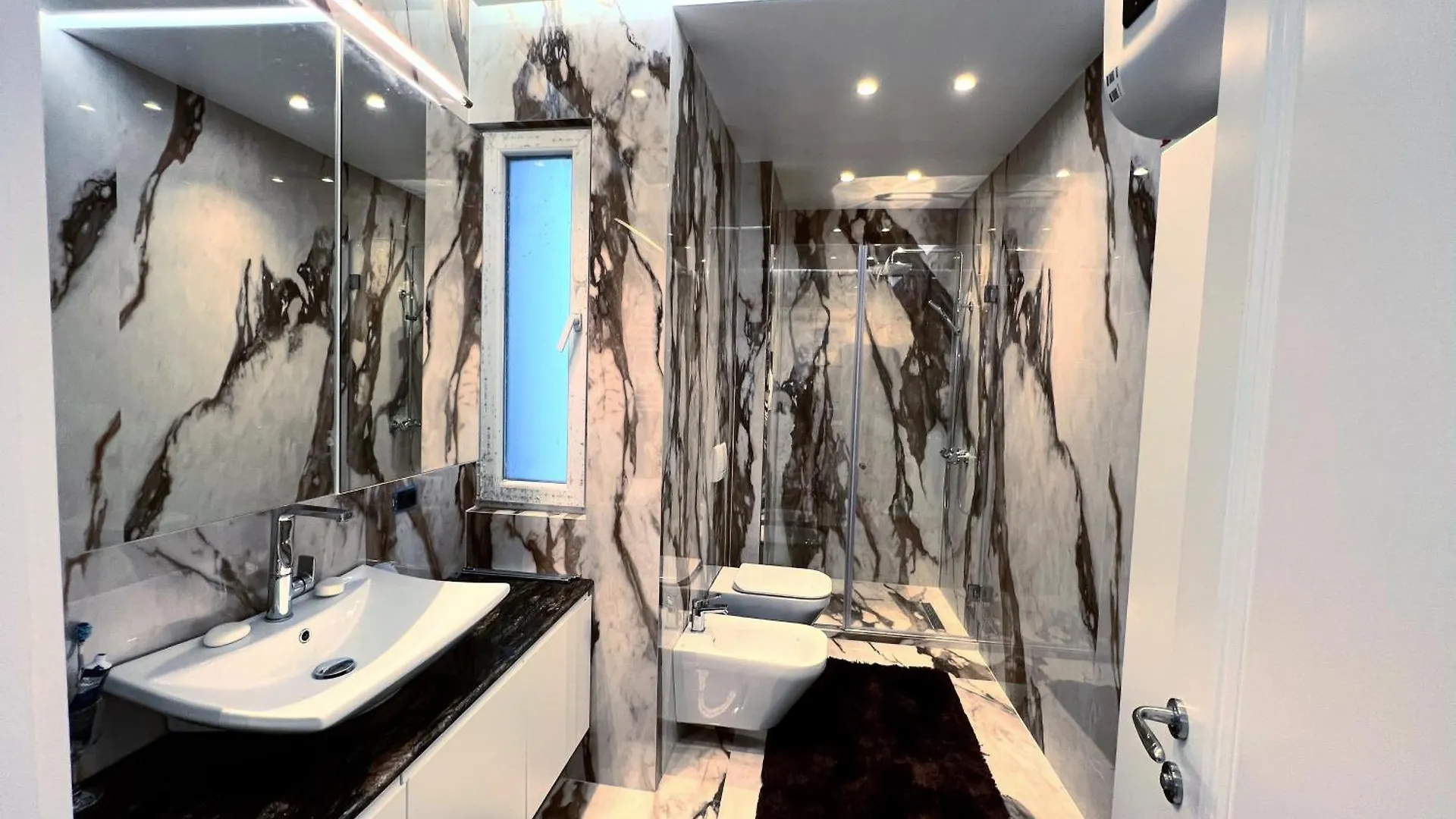 City Center Appartment Durres 0*,